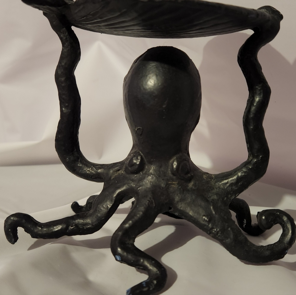 Wildlife wonders brand Black Octopus candlestand